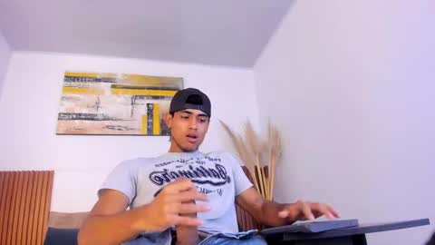 Snapshot of zander_2120 chatting on 10.07.25 Zander online show from 10.07.25