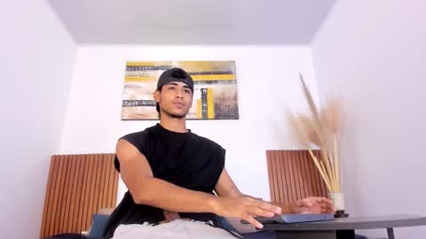 Snapshot of zander_2120 chatting on 10.18.25 Zander online show from 10.18.25