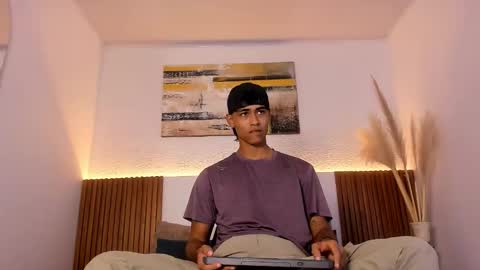 Snapshot of zander_2120 chatting on 10.25.25 Zander online show from 10.25.25