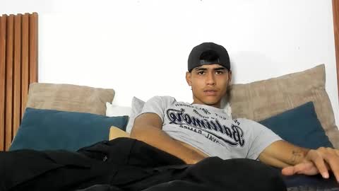 Snapshot of zander_2120 chatting on 10.31.25 Zander online show from 10.31.25