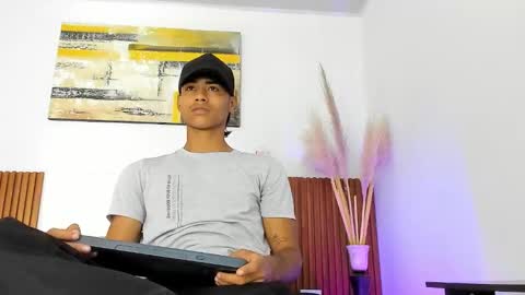 Snapshot of zander_2120 chatting on 11.09.25 Zander online show from 11.09.25