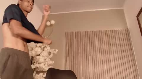 Snapshot of zander_2120 chatting on 11.29.25 Zander online show from 11.29.25