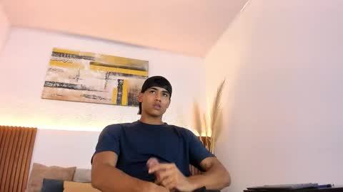 Snapshot of zander_2120 chatting on 12.02.25 Zander online show from 12.02.25