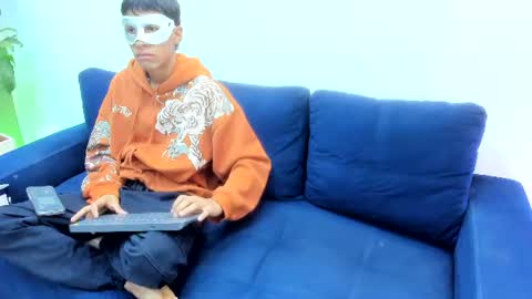 Snapshot of zane_belville chatting on 07.23.26 Zane Belville online show from 07.23.26