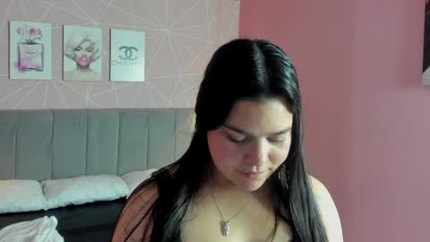 Snapshot of zara__sweet chatting on 05.29.26 Zara Sweet online show from 05.29.26