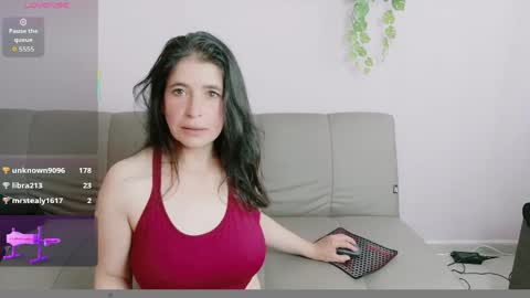 Snapshot of zara_fire chatting on 05.27.26 zara_fire online show from 05.27.26