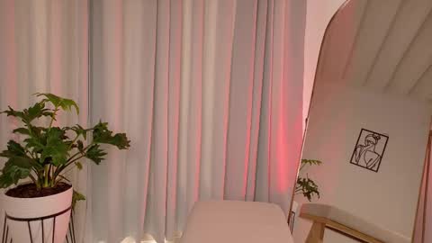 Zara Nova online show from 02.05.26