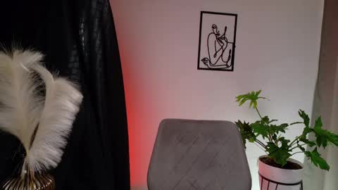 Zara Nova online show from 04.01.26