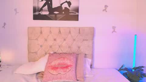 Snapshot of zaracampbell chatting on 06.30.26 Zara online show from 06.30.26