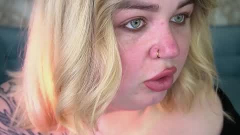 Lola online show from 04.15.26