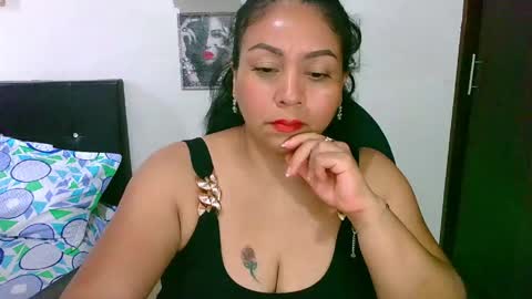 Snapshot of zaray_45bella chatting on 04.23.26 zaray online show from 04.23.26