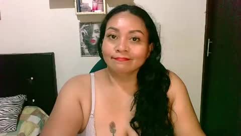 Snapshot of zaray_45bella chatting on 05.30.26 zaray online show from 05.30.26