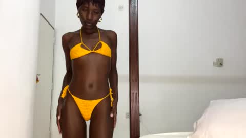 Snapshot of zaria_amara chatting on 06.21.26 zaria_amara online show from 06.21.26