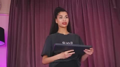 Snapshot of zariaavera chatting on 05.11.26 zariaavera online show from 05.11.26
