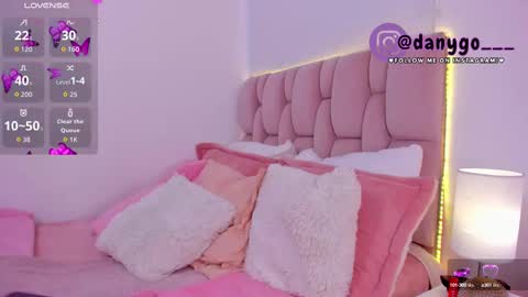 Snapshot of zarianaevanz chatting on 10.06.25 Zariana online show from 10.06.25