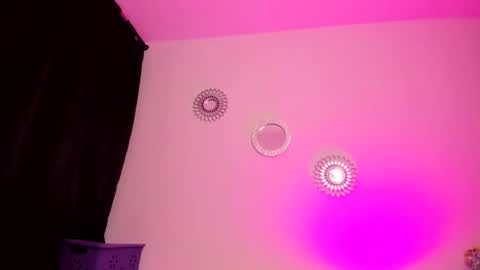 Zaritha Li online show from 11.06.25