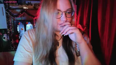 Snapshot of zayarush chatting on 12.15.25 zayarush online show from 12.15.25