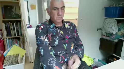 Snapshot of zeep16 chatting on 10.18.25 zeep16 online show from 10.18.25