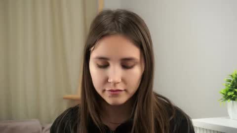 Emilia online show from 10.12.25