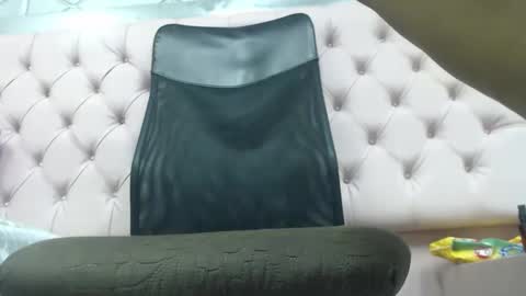 Snapshot of zelly_dirty chatting on 12.14.24 zelly_dirty online show from 12.14.24