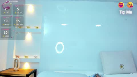 Zenda Evans online show from 02.15.25