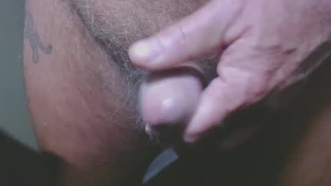 Snapshot of zerozero5555 chatting on 12.27.24 bambi cumslut online show from 12.27.24