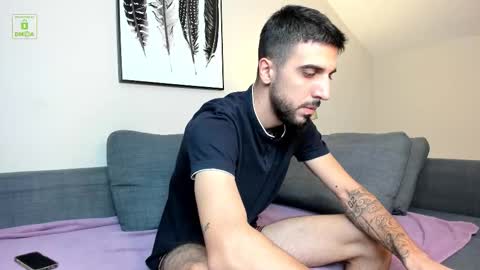 Snapshot of zeyn_edwards chatting on 09.10.25 ZEYN online show from 09.10.25