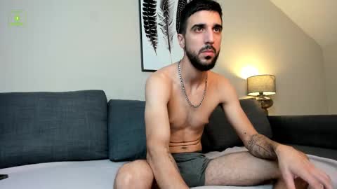 Snapshot of zeyn_edwards chatting on 09.16.25 ZEYN online show from 09.16.25