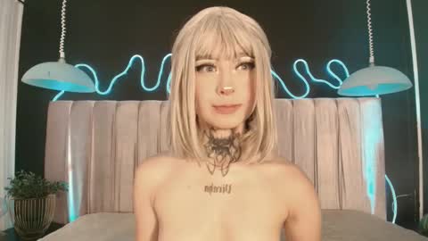 Snapshot of zhally_dee chatting on 02.21.26 zhally_dee online show from 02.21.26