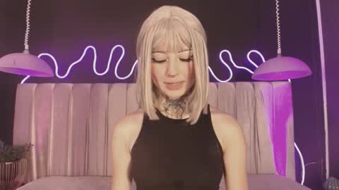 Snapshot of zhally_dee chatting on 02.25.26 zhally_dee online show from 02.25.26