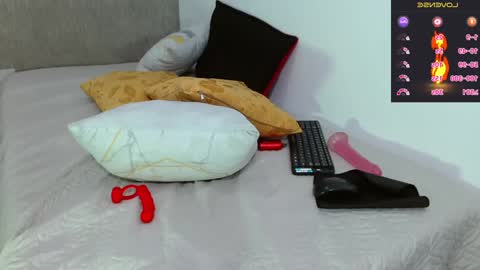 ZHAMIRA  ANDRES online show from 01.15.25