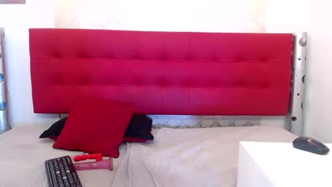 ZHAMIRA  ANDRES online show from 02.28.25