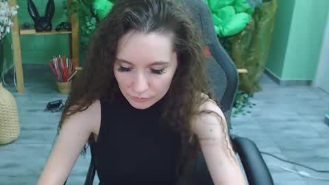 zianichols online show from 02.20.25