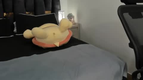 ziataylor online show from 02.12.25