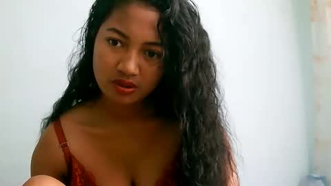 Snapshot of zina479102 chatting on 06.07.26 elly online show from 06.07.26
