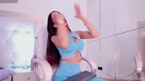 Nia  online show from 02.23.25