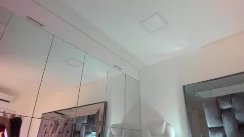 Nia  online show from 11.21.25