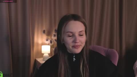 Snapshot of zlata__fox chatting on 05.21.26 Zlata Mon Tue Thu Fri Sun Sa GMT 3 0000pm - 0600pm online show from 05.21.26