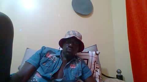 Snapshot of zlatann2012 chatting on 10.25.25 Zlatann2012 online show from 10.25.25