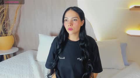 Snapshot of zoe20__ chatting on 11.12.25 zoe20__ online show from 11.12.25