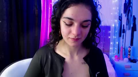 zoe_0111 online show from 12.19.24