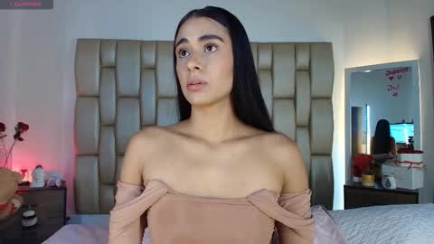 Snapshot of zoe_barlove chatting on 03.14.26 Your new obsession online show from 03.14.26