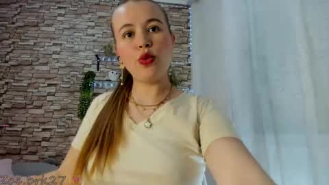 Snapshot of zoe_brk chatting on 05.25.26 zoe brk online show from 05.25.26