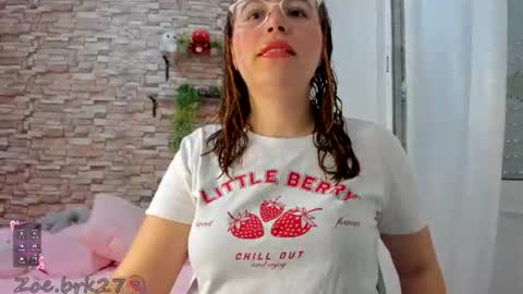 Snapshot of zoe_brk chatting on 07.16.26 zoe brk online show from 07.16.26
