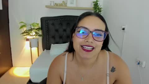 Zoe  online show from 01.06.25