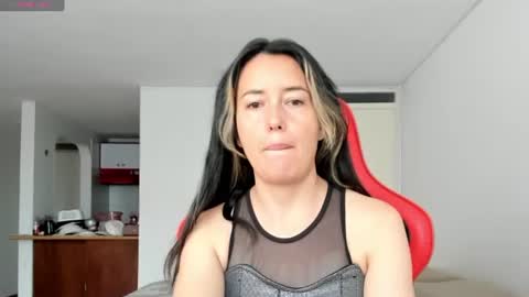 Snapshot of zoe_jeane_beker chatting on 07.13.26 ZOE online show from 07.13.26