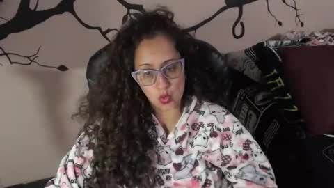 Snapshot of zoe_koller chatting on 10.08.25 Zoe Koller online show from 10.08.25