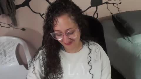 Snapshot of zoe_koller chatting on 11.24.25 Zoe Koller online show from 11.24.25