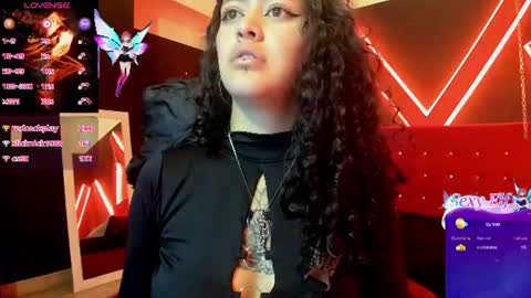 Snapshot of zoe_lara_34 chatting on 07.14.26 zoe online show from 07.14.26