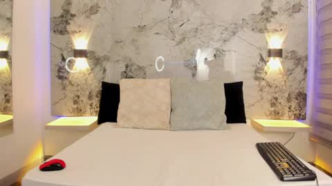 Zoe online show from 04.13.26